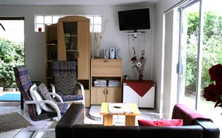2 Bedroom Apartment in Bloubergstrand