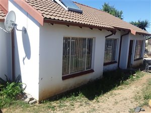 3 Bed House in Olievenhoutbosch