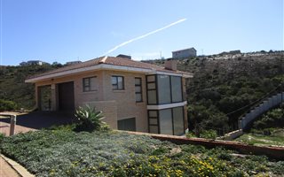 4 Bedroom Townhouse in Boland Park
