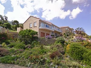 6 Bed House in Blue Horizon Bay