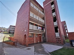 3 Bed Apartment in Laudium