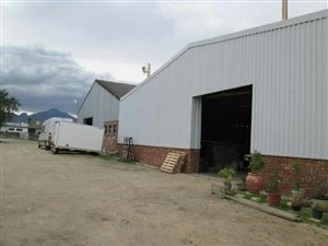 2535 m² Industrial space in George Industria