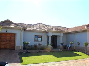2 Bed Townhouse in Mooivallei Park