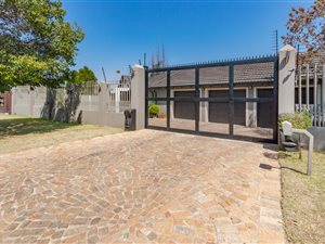 3 Bed House in Brackendowns