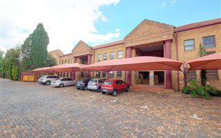 117 m² Office Space in Ferndale