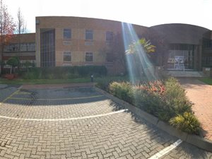 2400 m² Office Space in Allandale