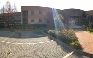 2400 m² Office Space in Allandale