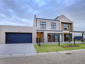 3 Bed House in Kraaibosch
