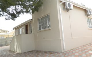 121 m² Office Space in Springbok