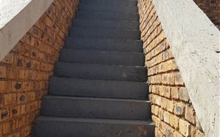 2 Bedroom Apartment in Rooihuiskraal