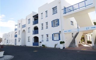 2 Bedroom House in Blouberg Sands