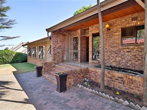5 Bed House in Sunninghill