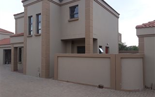 3 Bedroom Duplex in Mookgophong (Naboomspruit)
