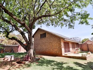 3 Bed Duet in Lynnwood Glen
