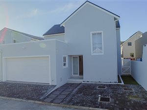 3 Bed House in Sandbaai