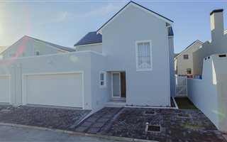 3 Bedroom House in Sandbaai