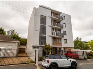 2 Bed Apartment in Claremont Upper