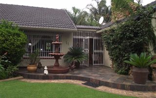 3 Bedroom House in Libradene