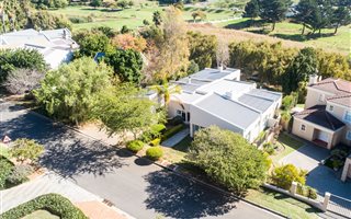 4 Bedroom House in Protea Valley