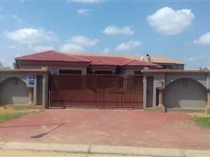 5 Bedroom House in Cultura Park