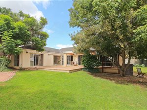 4 Bedroom House in Constantia