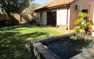 2 Bedroom Townhouse in Pierre van Ryneveld
