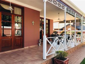2 Bed Cluster in Waterkloof