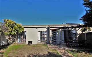 3 Bedroom Townhouse in Blouberg Rise