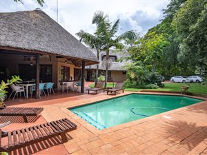 1180 m² Commercial space in Lynnwood