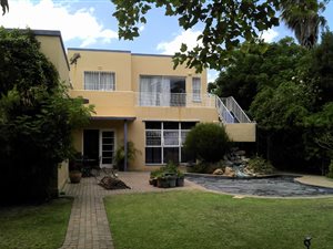 4.5 Bed House in Claremont