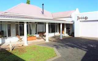 5 Bedroom House in Vredenburg