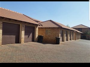 3 Bed Duplex in The Meadows at Hazeldean