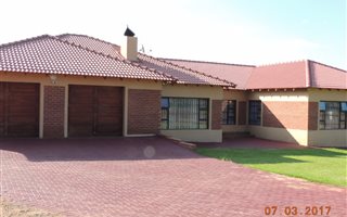 5 Bedroom House in Walkers Fruit Farms