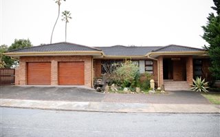 4 Bedroom House in Bergsig