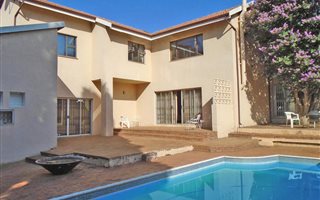 5 Bedroom House in Linden