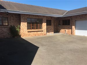 3 Bed Townhouse in Hayfields
