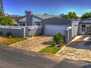 4 Bed House in Goedehoop