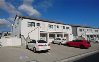 2 Bedroom Apartment in Burgundy Estate
