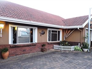 3 Bed House in Bisley