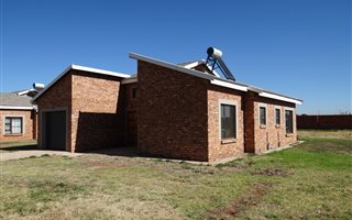 2 Bedroom House in Strubenvale
