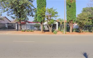 3 Bedroom House in Lenasia South