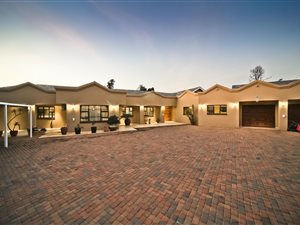 4 Bed House in Waverley