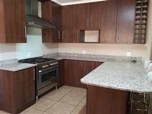 4 Bed House in Roylglen Gardens