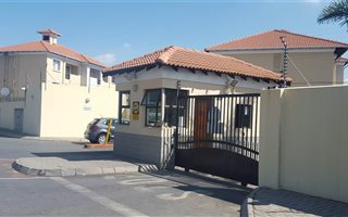 2 Bedroom Apartment in Halfway House