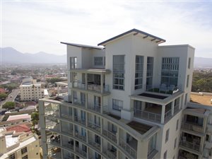 4 Bed Apartment in Beachroad
