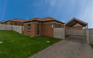 2 Bedroom House in Monavoni