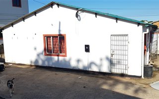 3 Bedroom Simplex in Caneside