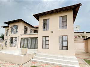 4 Bed House in Blue Hills