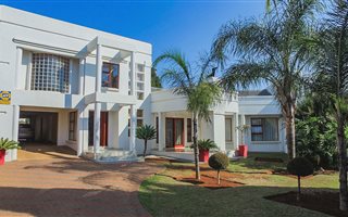 4 Bedroom House in Chantelle