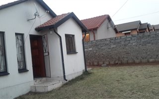 2 Bedroom House in Lotus Gardens